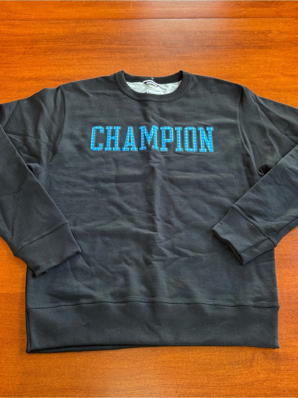 NWOT Champion Men’s Small Black Crewneck Sweatshirt Blue Plaid Spellout Logo